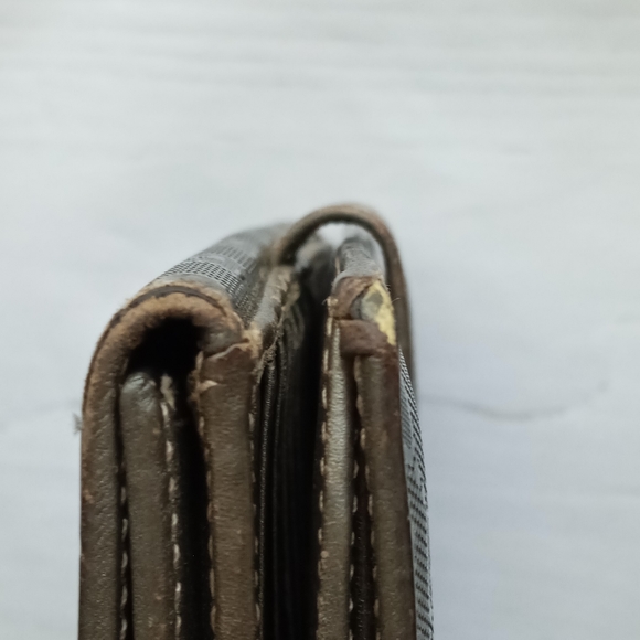 Authentic Gucci Metallic brown Signature wallet with GG charm - Picture 12 of 16